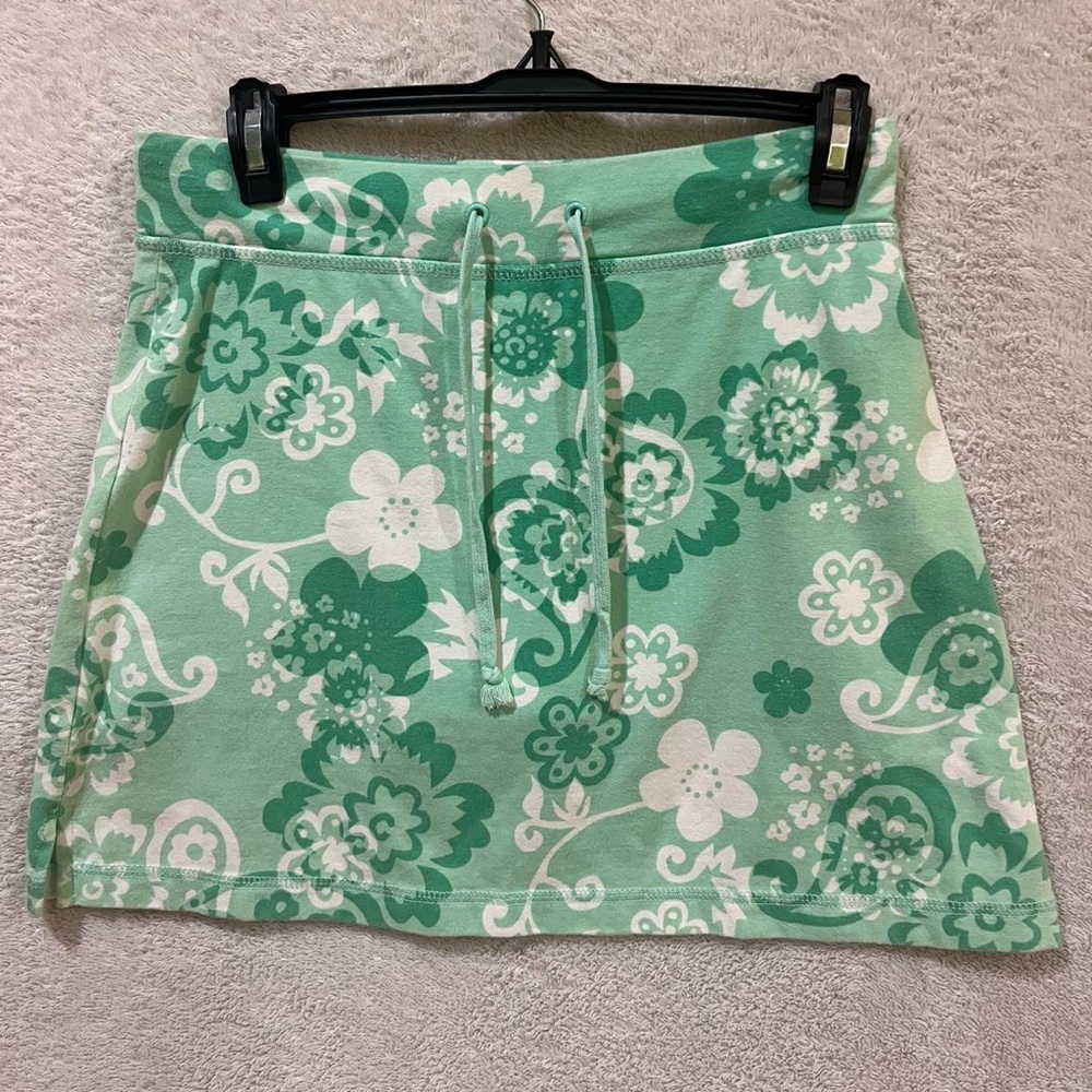 Green and white floral beachy y2k mini skirt with built in shorts | petite small